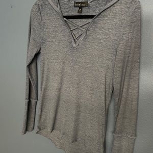 Medium Long Sleeve V Neck